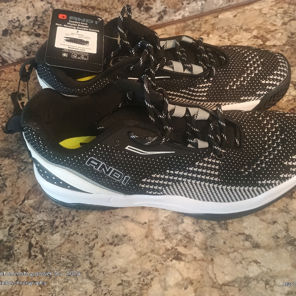 And one size 7 tennis shoes. Men's size 7 $10 brand new with tags - Picture 3 of 4